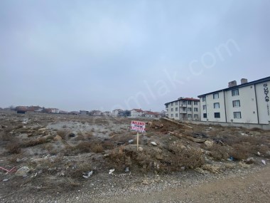 SAFİR EVLERİ ARKASINDA 3 ADET ARSA