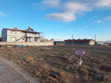 KALE MAHALLESİNDE ARSA