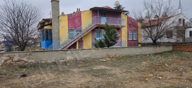 BADEMLİ MAHALLESİNDE MÜSTAKİL BİNA