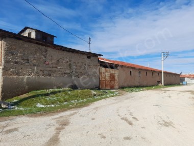 GÖLBAŞI MAHALLESİNDE KAT KARŞILIĞI  ARSALAR