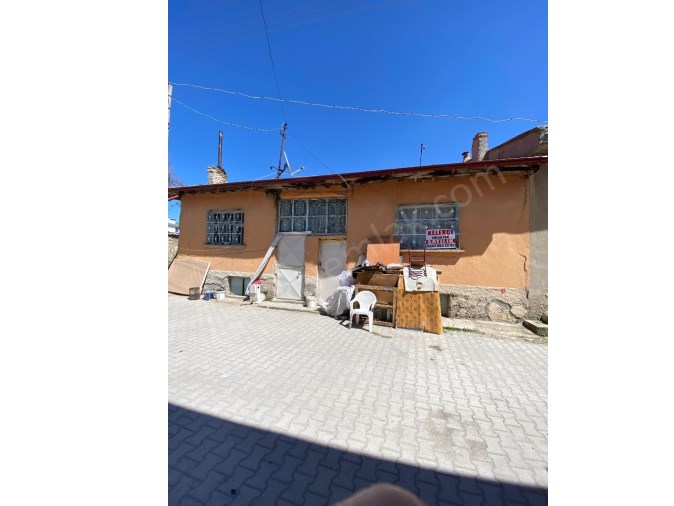 AYDINLAR MAHALLESİ ÖZDEN  SOKAKTA TEK KATLI MÜSTAKİL EV