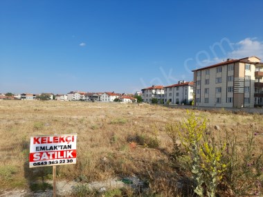 KONAK VE SAFİR EVLERİ ARKASINDA 2 ADET ARSA