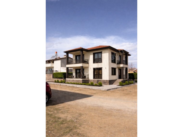 KONAK MAHALLESİNDE MÜSTAKİL DUBLEKS BİNA