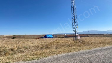 TAŞAĞIL YOLUNDA IPARDA UYGUN TARLA