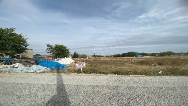 KIRKGÖZ ANA OKULU ARKASINDA ARSA