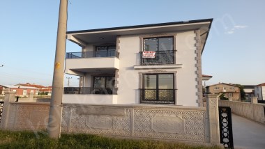 SELÇUKLU MAHALLESİ VİŞNE SOKAKTA  LÜKS VİLLA