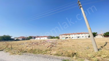 BAĞLARÜSTÜ İNCE SOKAKTA ARSA