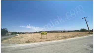 ŞIHLAR MAHALLESİNDE KÖŞE PARSEL ARSA
