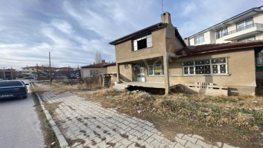 YENİ MAHALLE HACI KALFA SOKAKTA KİRALIK MÜSTAKİL