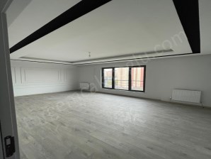 GİYİNME ODALI KIŞ BAHÇELİ LÜKS DAİRE.