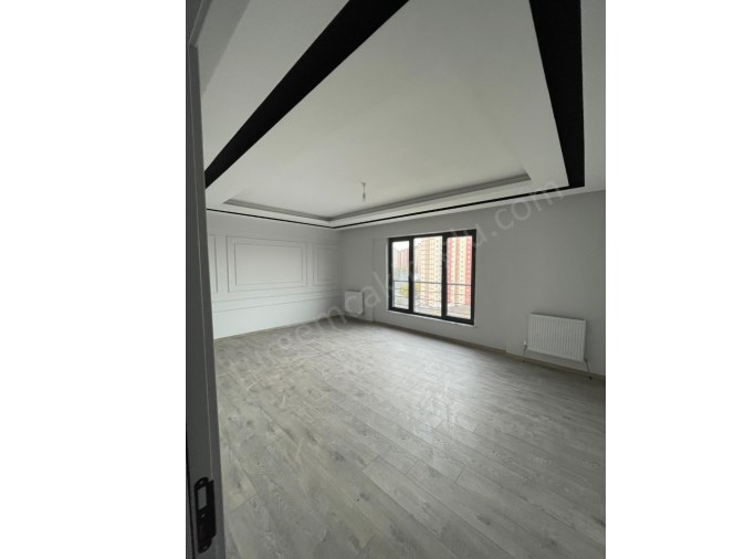 GİYİNME ODALI KIŞ BAHÇELİ LÜKS DAİRE.