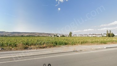 ŞEKERDE 15 DAİRE 2 DÜKKANLIK TEMİZ PARSEL