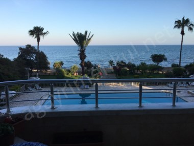 Mezitli Akdeniz Mahallesinde Denize Sıfır Site İçi 4+1 Daire