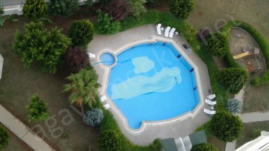 YENİŞEHİR DE UYGUN FİYATLI YÜZME HAVUZLU 3+1 DAİRE