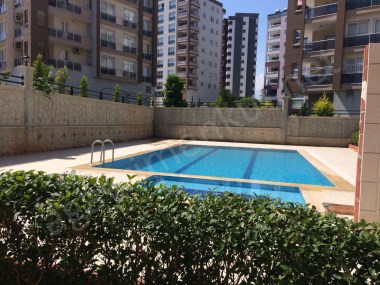 Üniv.Caddesi İle Kipa Arasında Havuzlu Full Özel Eşyalı 2+1 Daire