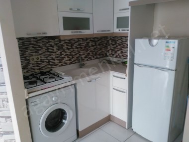 Üniversite Caddesi Civarı Full Eşyalı 1+1 Kelepir Daire