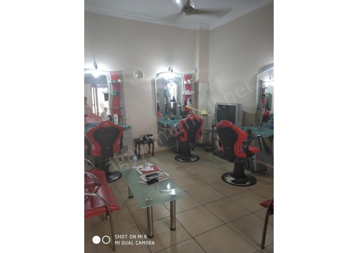 Özgür Çocuk Parkı Civarı Komple Satilik Kuaför Salonu