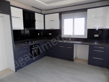 50. YIL DA HAVUZLU SOSYAL TESİSLİ SATILIK 3+1 DAİRE