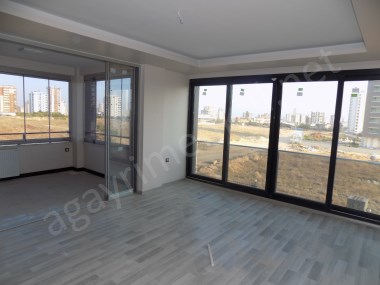 34.Caddeye Kipaya Üniversiteye Yakın Muhteşem Bir Proje 2,5 + 1 