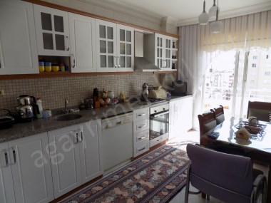 Bahçelievler Mahallesinde Caddeye Yakın Deniz Manzaralı Çift Asansörlü Ful Yapılı Daire