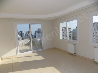 34.Cadde ve Üniversite Caddesi Arasında 3+1 Havuzlu Geniş Daire