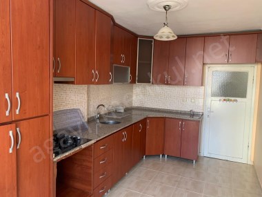 34 Cadde ile Üniversite Caddesi Arasında 3+1 Geniş Bağımsız Mutfaklı Daire