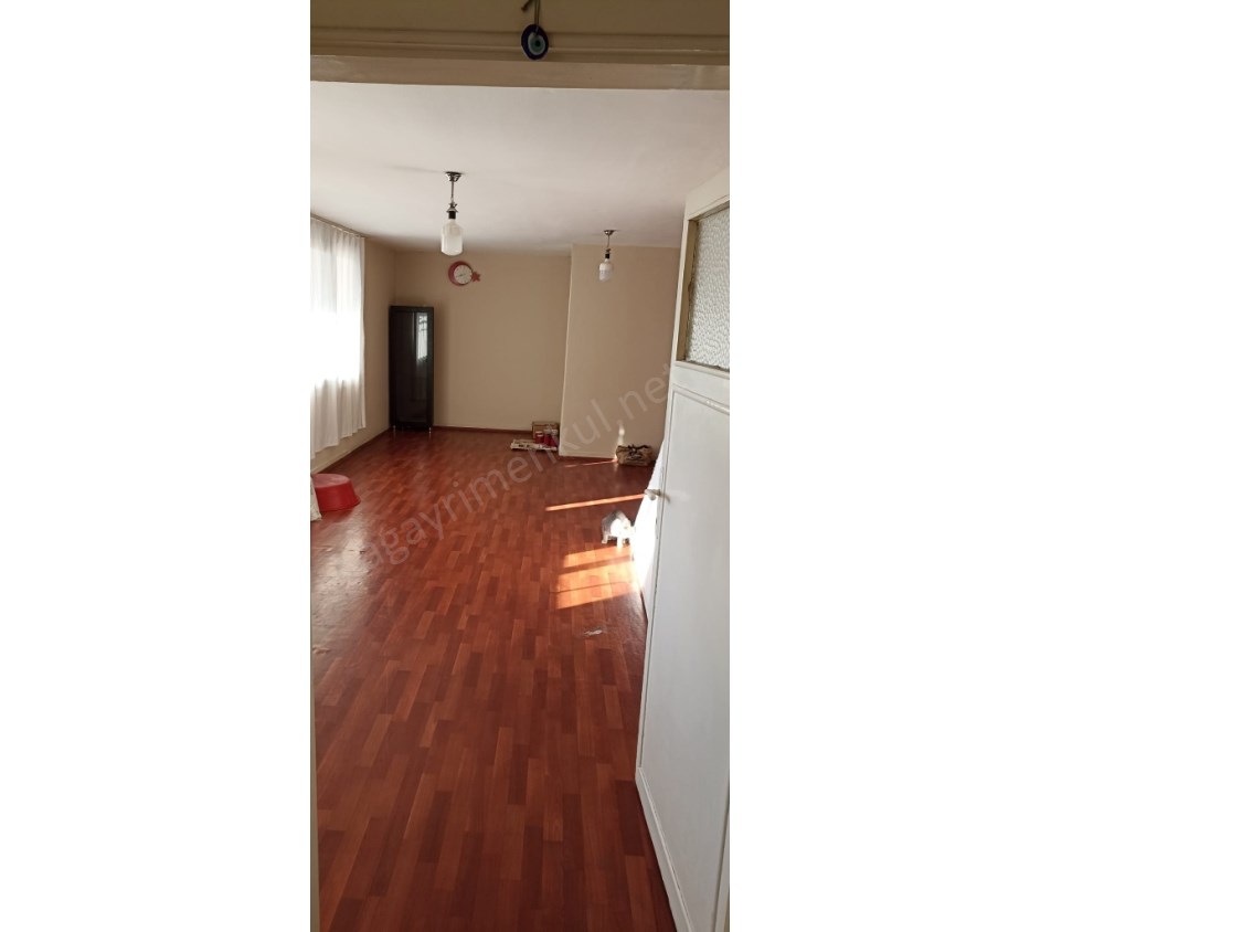 Pirireis Mahallesinde İyi Konumlu Geniş Teraslı 3+1 Satılık Çatı Katı  Daire