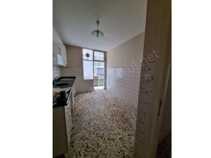 Palmiye Mahallesinde Sahile ve Anayola Yakın İyi Konumlu Satılık 3+1 Daire
