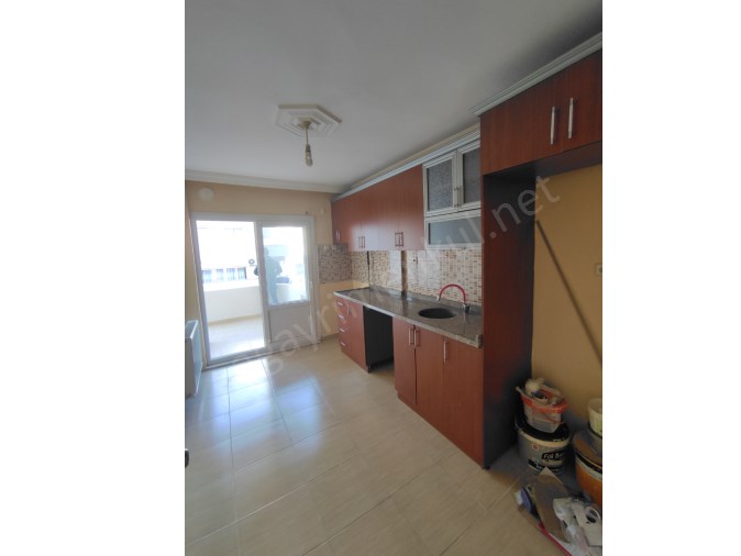 Merkezi Konumlu 3+1 Yapılı Geniş Ferah Daire