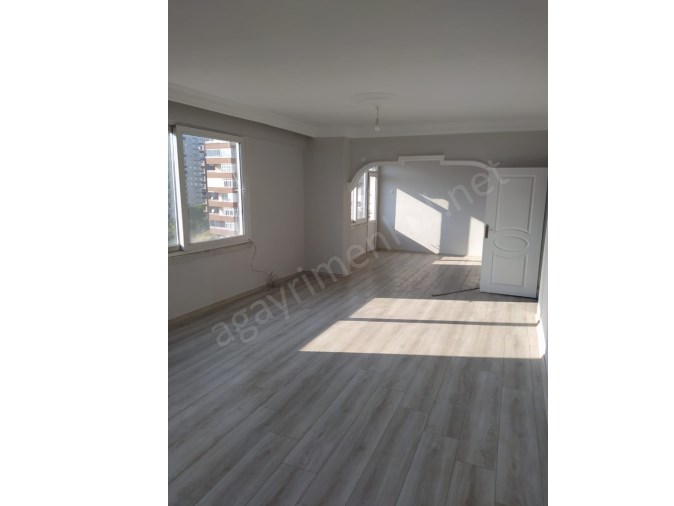 Cumhuriyet Mahallesinde Deniz Manzaralı 3+1 İyi Konumlu Satılık Daire