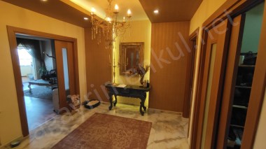  50. Yılda Sosyal İmkanlara Sahip Lüks Site İçerinde 4+1 İçi Yapılı Satılık Daire