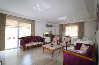 Mersin Mezitlide Sahile Yürüme Mesafesinde 3+1 Doğalgazlı Satılık Daire