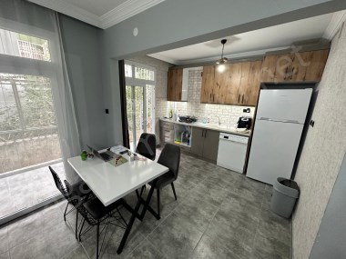Sahile ve Gmk ya Yakın İyi Konumlu Eşyalı ve Full Yapılı Satılık 2+1 Daire