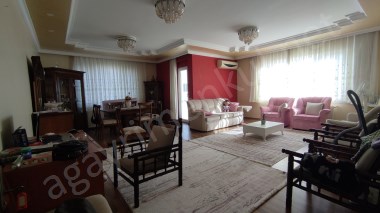Menteş Mahallesinde Cadde Üzeri İyi Konumlu Site İçi Geniş 3+1  Satılık Daire