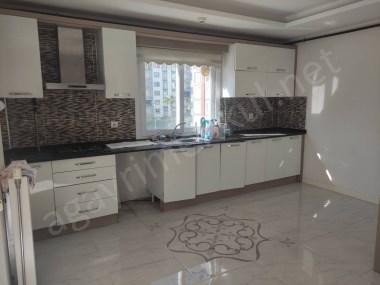 SOLİ CENTER CİVARI 137 M2 DOĞALGAZLI ÇİFT BANYOLU 2+1 SATILIK