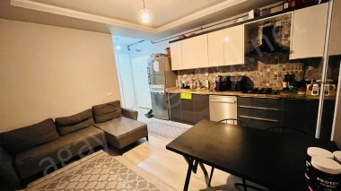 2+1 SİTE İÇERİSİNDE GENİŞ TERASLI HAVUZLU DAİRE