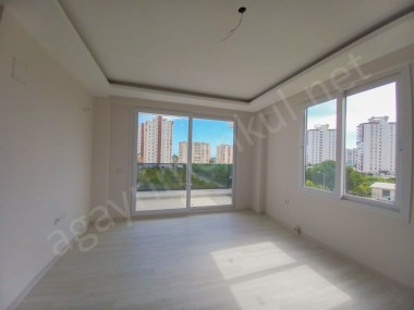 SIFIR PROJEDE 1+1 HAVUZLU 77 M2 SATILIK DAİRE