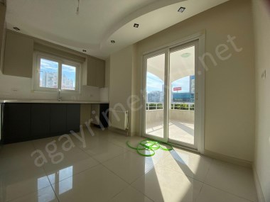 SAYAPARK YAKINLARINDA GENİŞ FERAH 3+1 KONFORLU DAİRE 