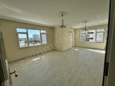 FORUM CİVARINDA ,SESSİZ,NEZİH ,SİTE İÇİNDE,ARA KAT,MERKEZİ KONUMDA ,DAİRE.