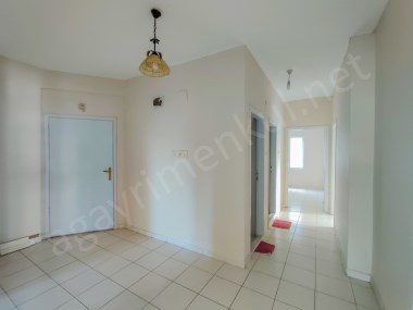 Üniversite Caddesinde Çok İyi Konuma Sahip Site İçi Geniş 3+1 Satılık Daire