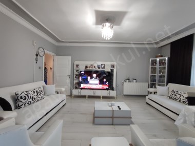 Çiftlikköy  İyi Konumlu Cepheleri Açık İçi Komple Yapılı 3+1