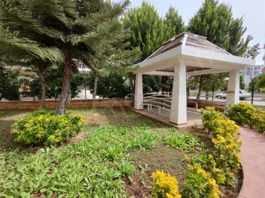 Üni Cad ve 34. Cad Arası İyi Konumlu EŞYALI KİRALIK 1+1 Daire