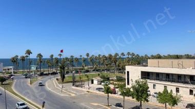 Şehrin En Merkezi Konumunda Olan 3+1 Dairede Maviye Doyacaksınız