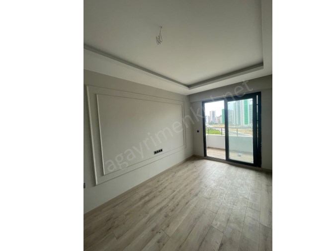 ÇOK İYİ BİR YATIRIM FIRSATI 1+1 HAVUZLU SİTE İÇİ