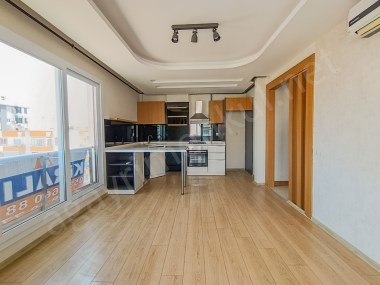 Sayapark ve Üniversite Caddesine Yürüme Mesafeli 1+1 Kiralık Daire