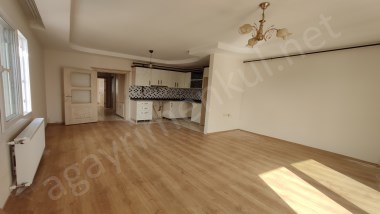 SAYAPARKA YÜRÜME MESAFESİNDE TÜM CEPHELERİ AÇIK KİRALIK DAİRE