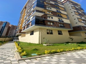 ÇEKMEKÖY TAŞDELEN DE 1+1 75 M2 SİTE İÇERİSİNDE SATILIK DAİRE