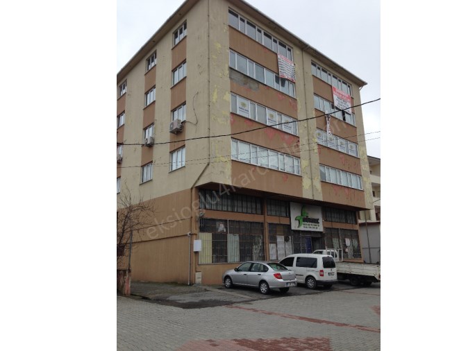 ALEMDAĞDA KİRALIK DÜKKAN 400m2  YÜK ASANSÖRÜ MEVCUT  MERKEZİ KONUMDA