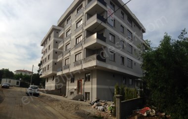 ALEMDAĞ MAH.SİNDE SATILIK DAİRE 2+1 95 m2 KONUM VE YERİ ÇOK GÜZELDİR 