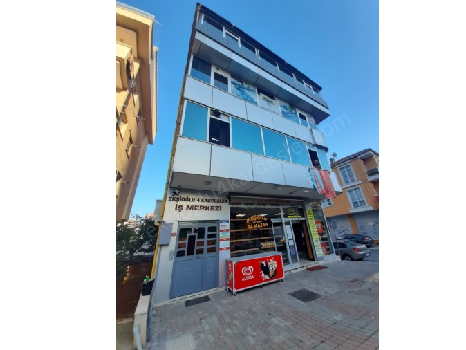 TAŞDELEN SULTAN MURAT CADDESİ ÜZERİNDE KİRALIK OFİS KATI 120 m2